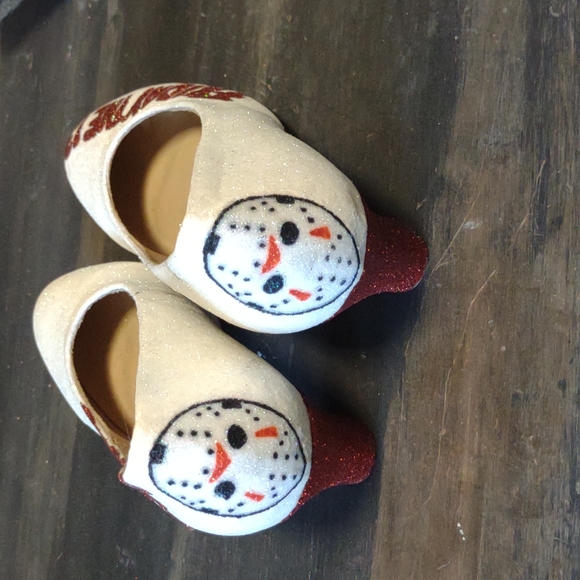 Friday the 13th themed shoes - Picture 3 of 7